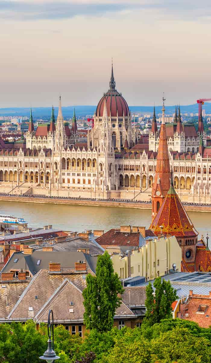 eSIM data plans for Hungary